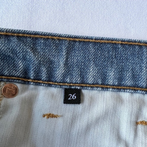 7 for All Mankind Monroe Cut-Off Shorts - Picture 11 of 13